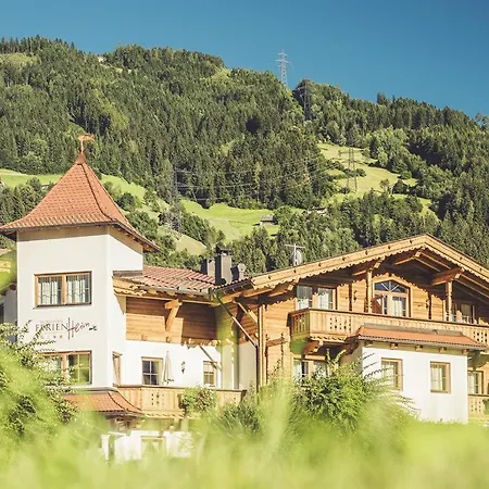 Wohlfuehl Ferien-heim 4 Sterne ホテル ツェル・アム・ツィラー