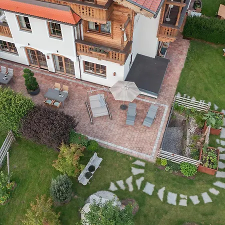 Wohlfuehl Ferien-heim 4 Sterne ホテル 4*