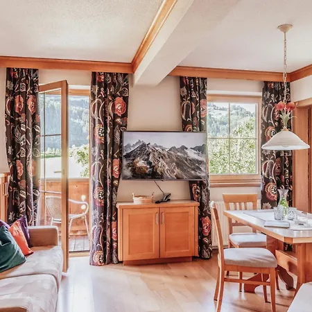 Wohlfuehl Ferien-heim 4 Sterne 4* צל אם צילר